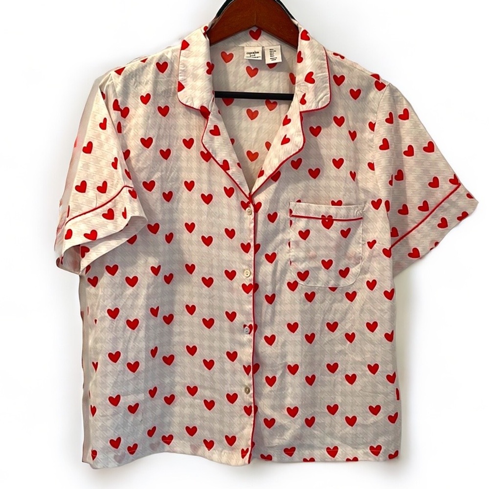 Cupcakes and Cashmere Pajama Top Women’s Sz Large Hearts Button Up with Pocket